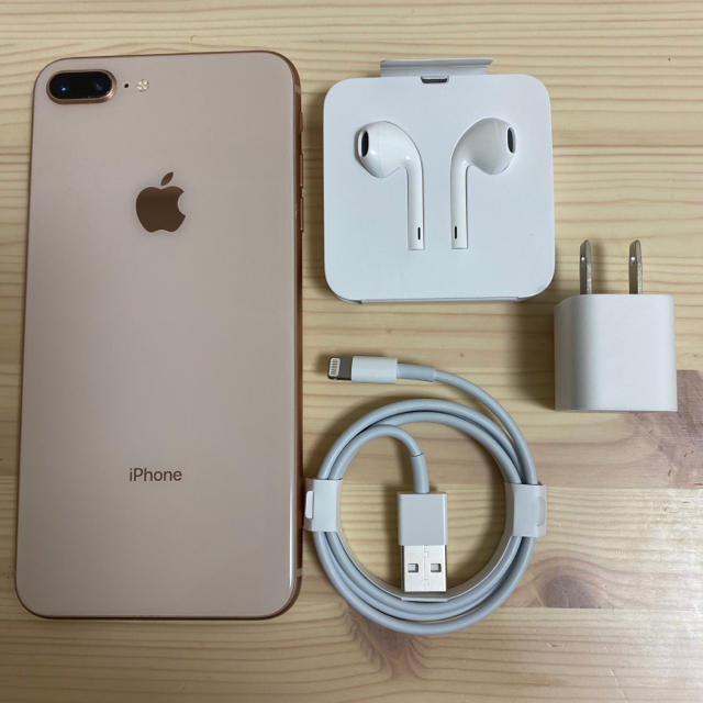 Apple(アップル)の【美品】iPhone8plus 64GB au 付属品新品 スマホ/家電/カメラのスマートフォン/携帯電話(スマートフォン本体)の商品写真