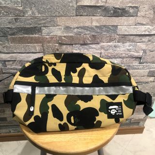 アベイシングエイプ(A BATHING APE)の☆エイプ☆ショルダーバッグ ウエストポーチ 本物 ☆APE(ウエストポーチ)