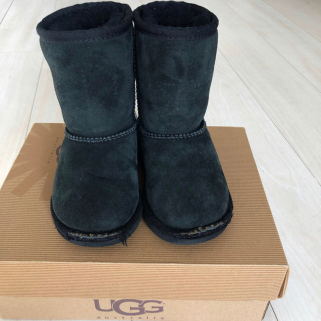 UGG(アグ)のここ様専用ハンターレインブーツuggmoutonブーツ キッズ/ベビー/マタニティのキッズ靴/シューズ(15cm~)(長靴/レインシューズ)の商品写真