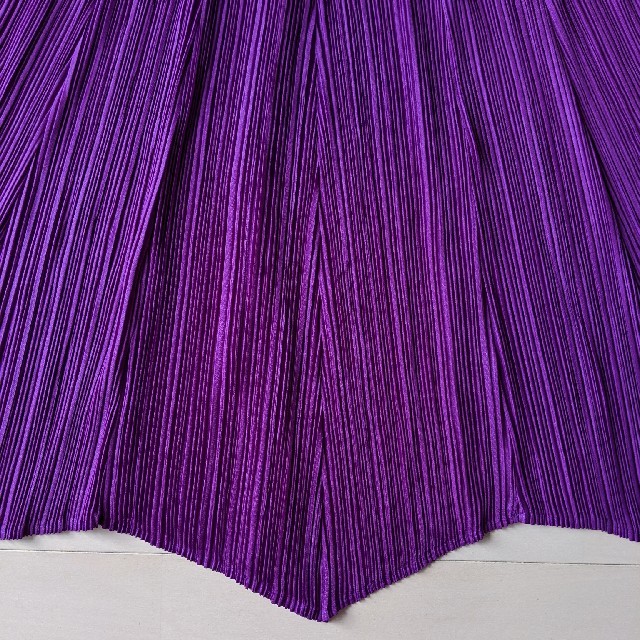 PLEATS PLEASE ISSEY MIYAKE(プリーツプリーズイッセイミヤケ)のコウさま専用 新品☆イッセイミヤケ☆プリーツプリーズ☆ロングスカート　フレア　 レディースのスカート(ロングスカート)の商品写真