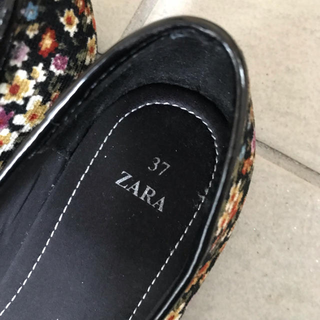 ZARA(ザラ)のZARA 花柄バレーシューズ 37 レディースの靴/シューズ(バレエシューズ)の商品写真