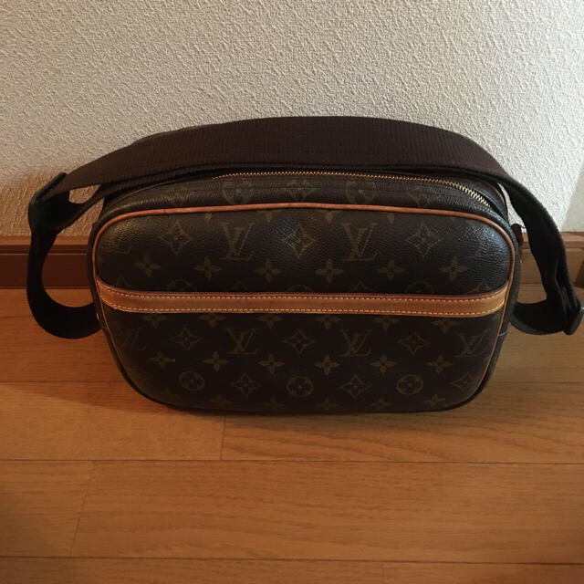 LOUIS VUITTON  reporter