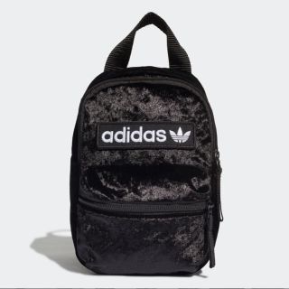 アディダス(adidas)の新品 ミニバックパック ベルベット(リュック/バックパック)