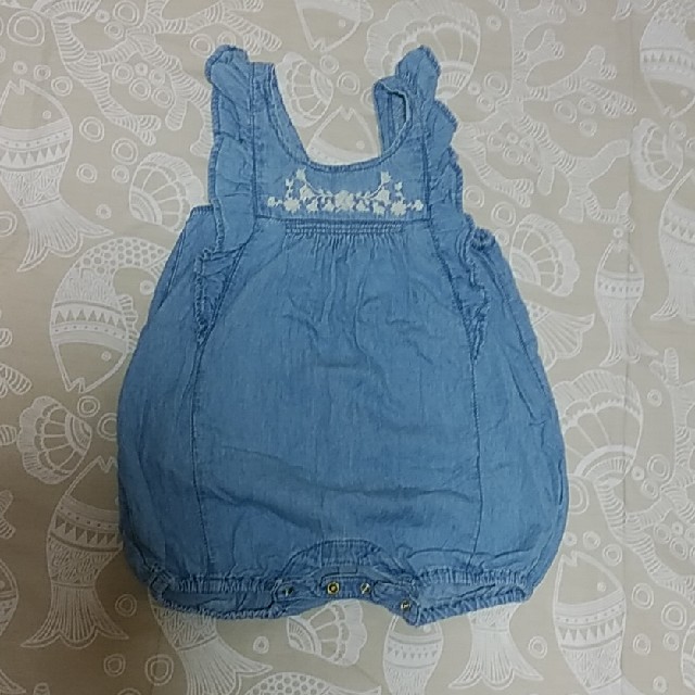 babyGAP(ベビーギャップ)のロンパース　女の子　70　GAP キッズ/ベビー/マタニティのベビー服(~85cm)(ロンパース)の商品写真