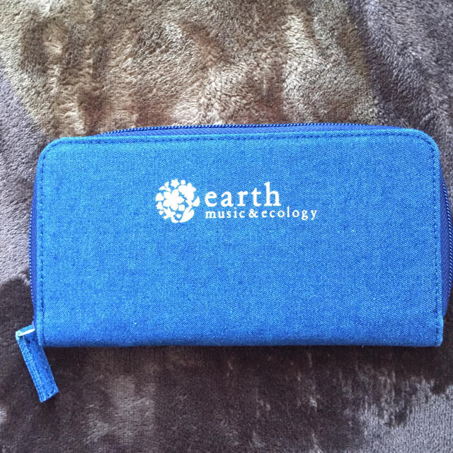 earth music & ecology(アースミュージックアンドエコロジー)のearth 財布 レディースのファッション小物(財布)の商品写真