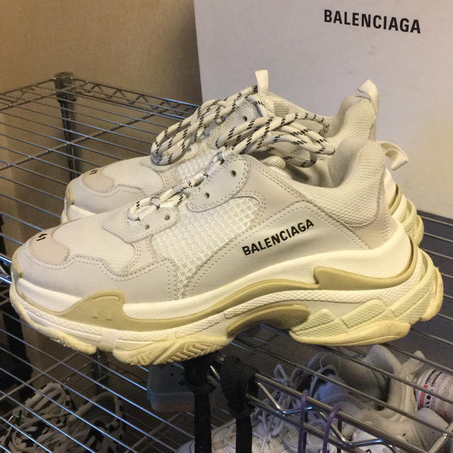 BALENCIAGA triple s ブラン