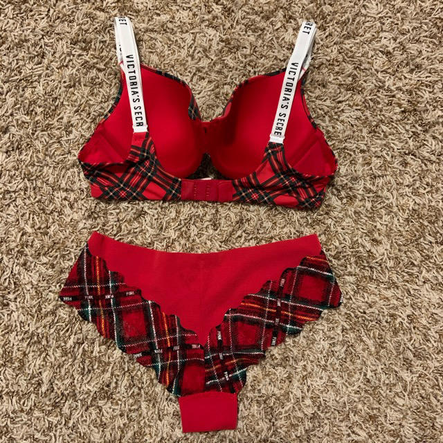 Victoria's Secret(ヴィクトリアズシークレット)のVictoria’s Secret ブラ＆ショーツ セット レディースの下着/アンダーウェア(ブラ&ショーツセット)の商品写真