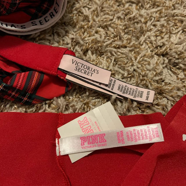 Victoria's Secret(ヴィクトリアズシークレット)のVictoria’s Secret ブラ＆ショーツ セット レディースの下着/アンダーウェア(ブラ&ショーツセット)の商品写真