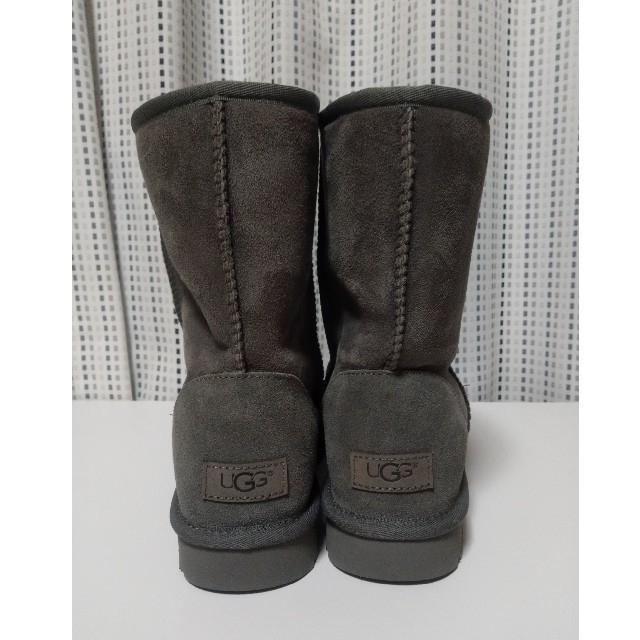 UGG(アグ)の値下げしました！UGGアグ☆新品、未使用の美品☆クラシックショート  レディースの靴/シューズ(ブーツ)の商品写真