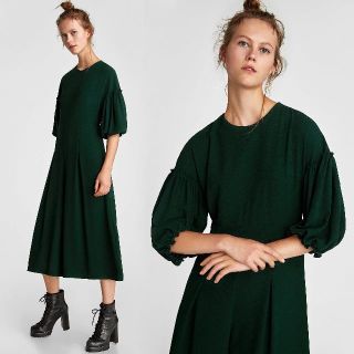 ザラ(ZARA)のZARA WOMAN ボリューム袖ジャンプスーツ Lサイズ ザラ オールインワン(オールインワン)