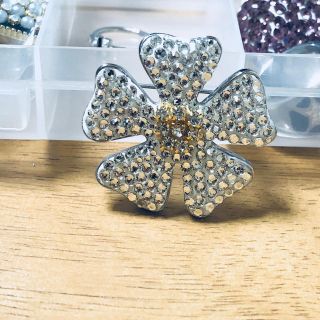 スワロフスキー(SWAROVSKI)の2Wayフォクシー風カメリアブローチ❁︎SWAROVSKI(ブローチ/コサージュ)