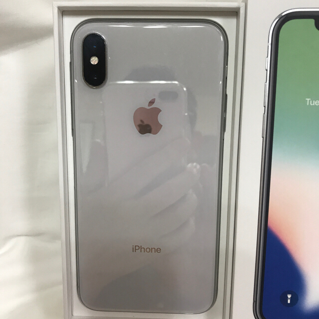 Apple(アップル)のiPhone. X. 64Gシムフリー スマホ/家電/カメラのスマートフォン/携帯電話(スマートフォン本体)の商品写真