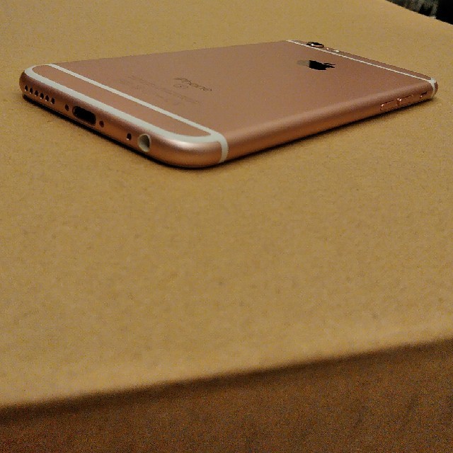 iPhone(アイフォーン)のiPhone 6s  Rose Gold  16GB  SIMフリー スマホ/家電/カメラのスマートフォン/携帯電話(スマートフォン本体)の商品写真