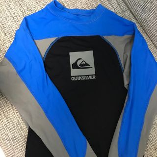 クイックシルバー(QUIKSILVER)のクイックシルバー ラッシュガード 長袖 エスサイズ(サーフィン)