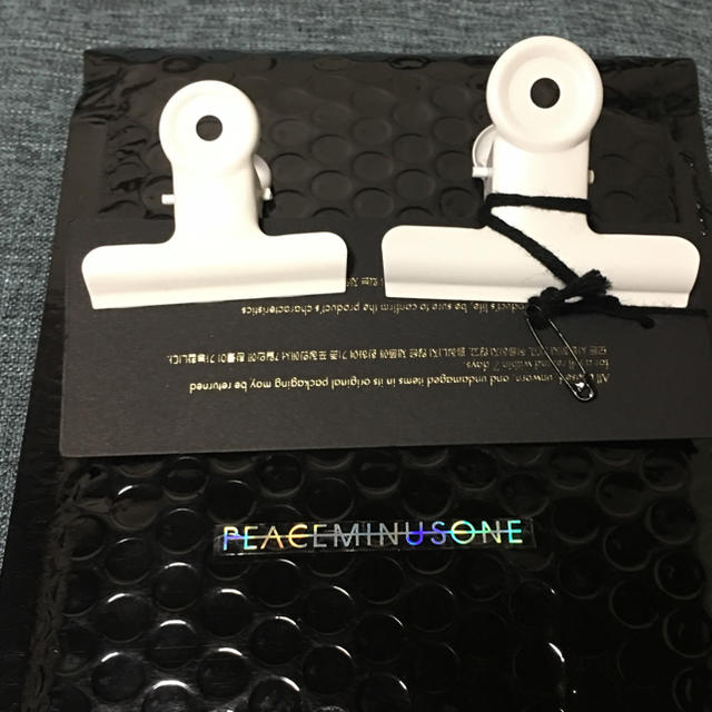 PEACEMINUSONE(ピースマイナスワン)のPMO クリップ　白 エンタメ/ホビーのタレントグッズ(アイドルグッズ)の商品写真