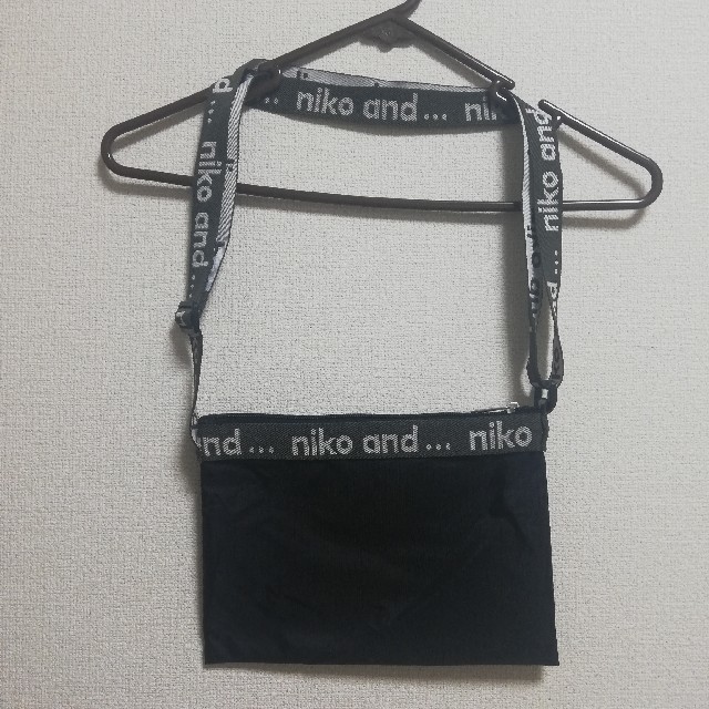 niko and...(ニコアンド)のサコッシュ(Niko and…) レディースのバッグ(ショルダーバッグ)の商品写真