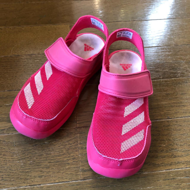 adidas(アディダス)のぽんつ様専用＊adidas サンダル＊21cm キッズ/ベビー/マタニティのキッズ靴/シューズ(15cm~)(サンダル)の商品写真