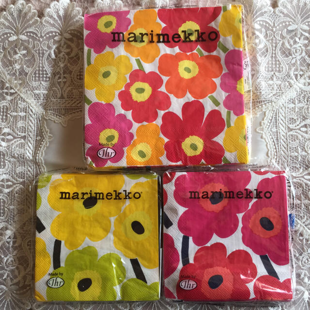 marimekko(マリメッコ)のマリメッコ ペーパーナプキン ３種９枚 インテリア/住まい/日用品のキッチン/食器(その他)の商品写真