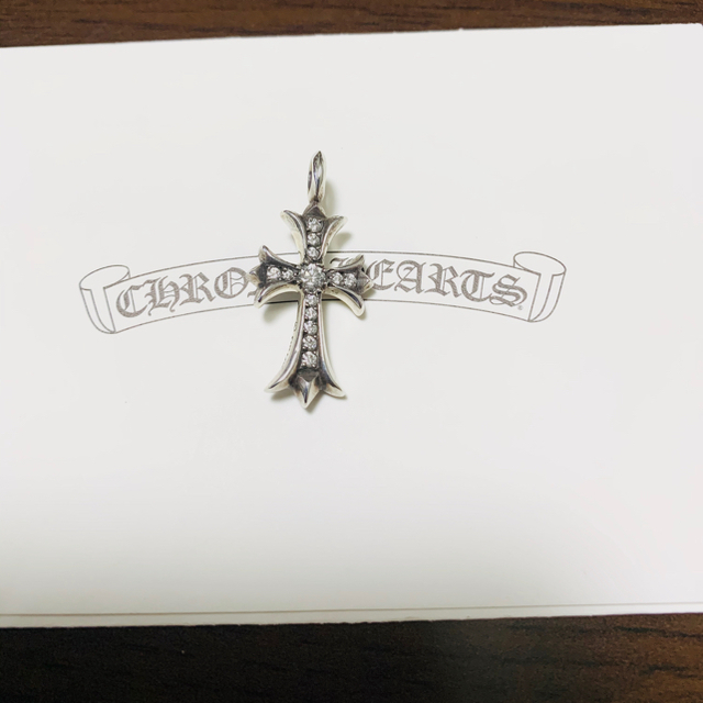 Chrome Hearts(クロムハーツ)のたぬきさん専用クロムハーツ  確実正規品　美品タイニークロスファットパヴェダイヤ メンズのアクセサリー(ネックレス)の商品写真