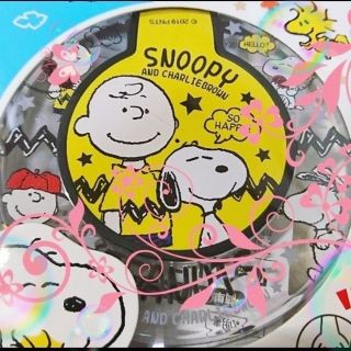 スヌーピー(SNOOPY)の【クリスマス限定】大人気スヌーピーの"ワイヤレス・スマホチャージャー" (黄)(バッテリー/充電器)