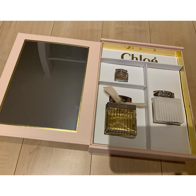 Chloe(クロエ)のクロエ 3Pセット ミラー付き  コスメ/美容の香水(香水(女性用))の商品写真