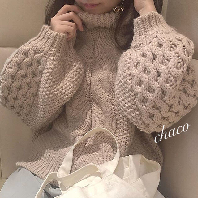 who's who Chico(フーズフーチコ)の秋冬❄️新作¥6490【Chico】ワッフル袖ケーブルタートルニット  レディースのトップス(ニット/セーター)の商品写真