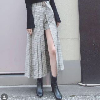 ザラ(ZARA)のアメルジュ センタースリットパンツ(カジュアルパンツ)