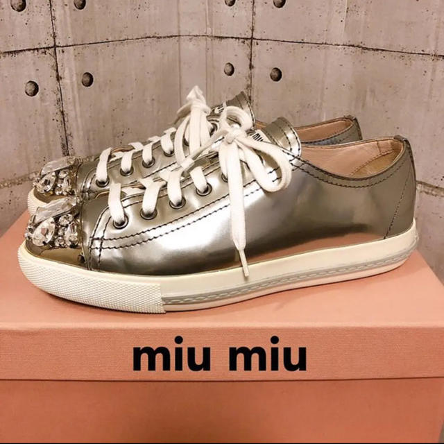 人気miumiuレディーススニーカー