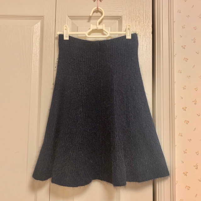 SNIDEL(スナイデル)のsnidel シャギー　フレア　スカート  ネイビー　紺色 レディースのスカート(ひざ丈スカート)の商品写真