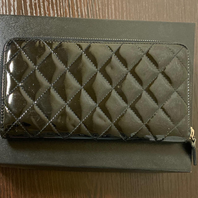 CHANEL(シャネル)のCHANEL/シャネル 正規 ジッピー エナメル マトラッセ 長財布 ウォレット レディースのファッション小物(財布)の商品写真