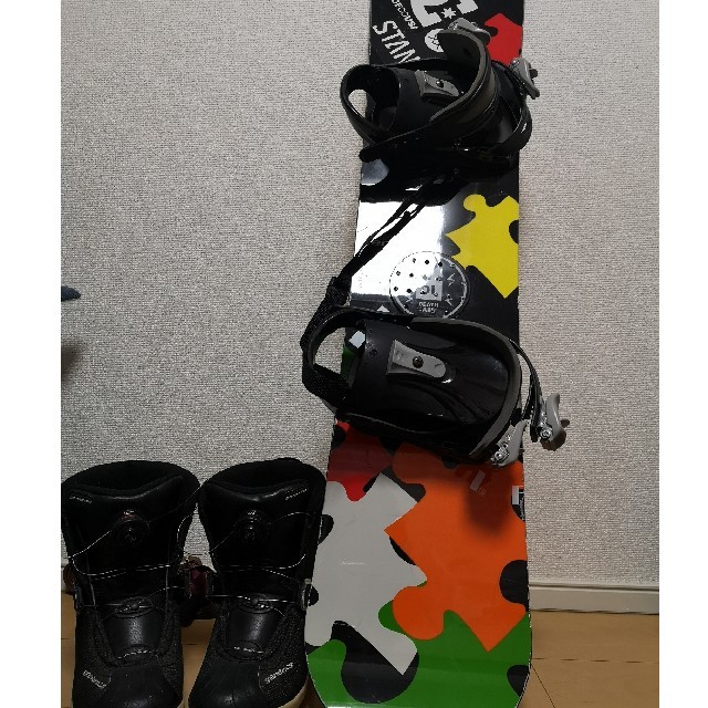 スノーボード3点セットKIDS スポーツ/アウトドアのスノーボード(ボード)の商品写真