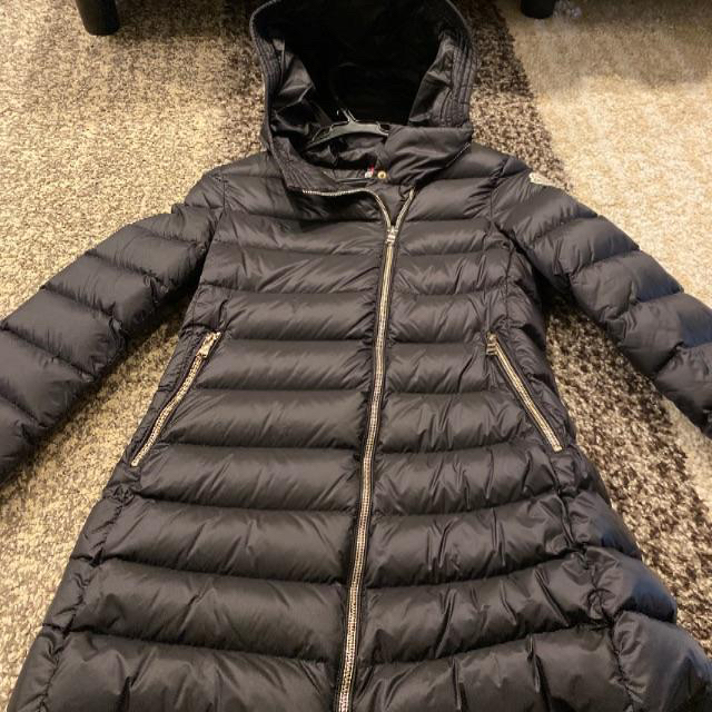 MONCLER(モンクレール)のモンクレール　キッズ キッズ/ベビー/マタニティのキッズ服女の子用(90cm~)(ジャケット/上着)の商品写真