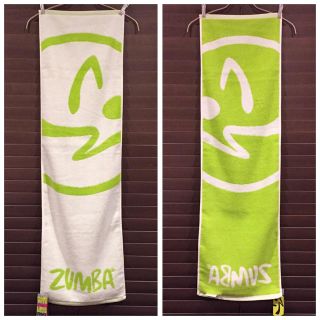 ズンバ(Zumba)の【新品未使用】ZUMBA スポーツタオル 1枚(トレーニング用品)