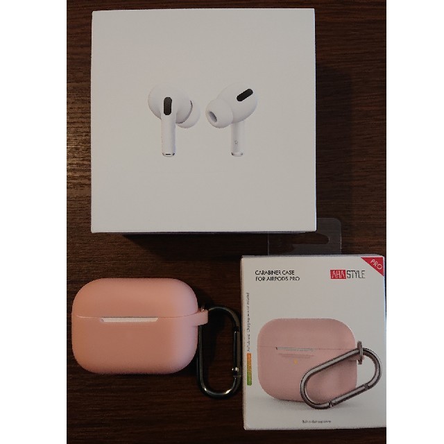 Apple(アップル)の【即納可】AirPods Pro 新古品(カバー付き) スマホ/家電/カメラのオーディオ機器(ヘッドフォン/イヤフォン)の商品写真