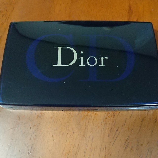 Christian Dior(クリスチャンディオール)のDior ﾃﾞｨｵｰﾙ travel in dior ﾊﾟﾚｯﾄ   コスメ/美容のキット/セット(コフレ/メイクアップセット)の商品写真