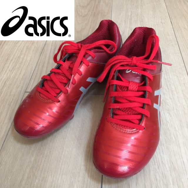asics(アシックス)のアシックス　サッカー　スパイク　22cm スポーツ/アウトドアのサッカー/フットサル(シューズ)の商品写真
