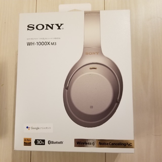 SONY(ソニー)のSONY WH-1000XM3 (S) プラチナシルバー 美品 スマホ/家電/カメラのオーディオ機器(ヘッドフォン/イヤフォン)の商品写真