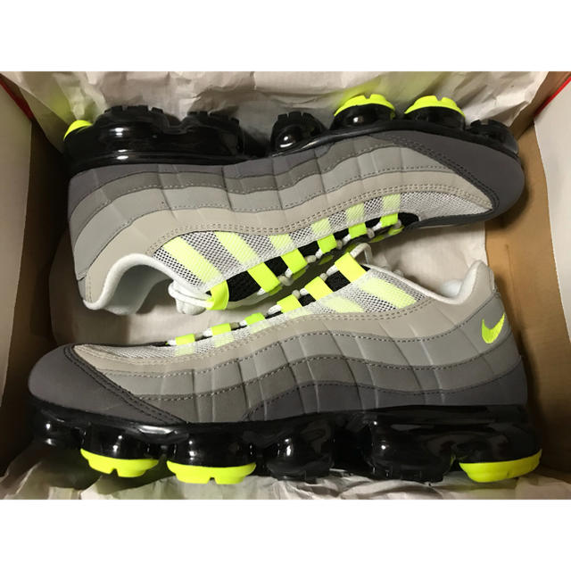 NIKE(ナイキ)の新品 27.0cm ヴェイパーマックス95 VAPORMAX イエロー VOLT メンズの靴/シューズ(スニーカー)の商品写真