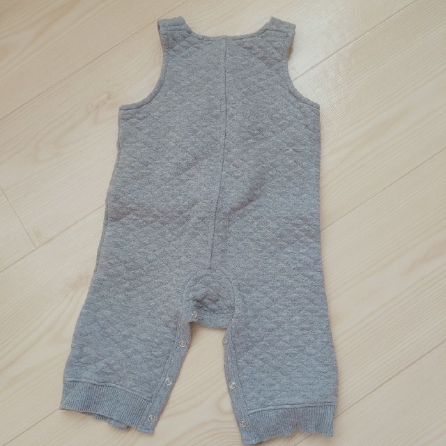 babyGAP(ベビーギャップ)のBabyGAPグレーオーバーオール70 キッズ/ベビー/マタニティのベビー服(~85cm)(カバーオール)の商品写真