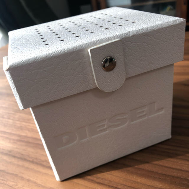 DIESEL(ディーゼル)のDIESEL 腕時計 メンズの時計(金属ベルト)の商品写真