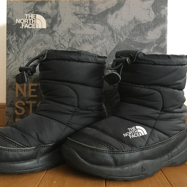 THE NORTH FACE(ザノースフェイス)のノースフェイス　ヌプシブーティ　１８センチ キッズ/ベビー/マタニティのキッズ靴/シューズ(15cm~)(ブーツ)の商品写真