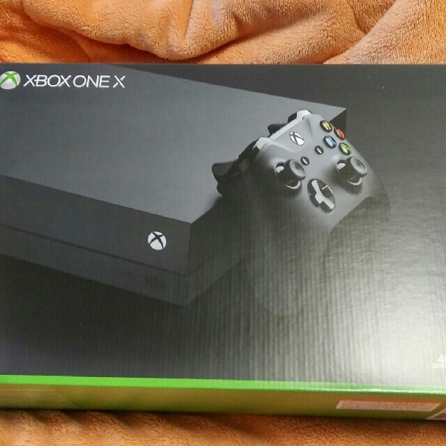 Xbox ONE X　ほぼ新品