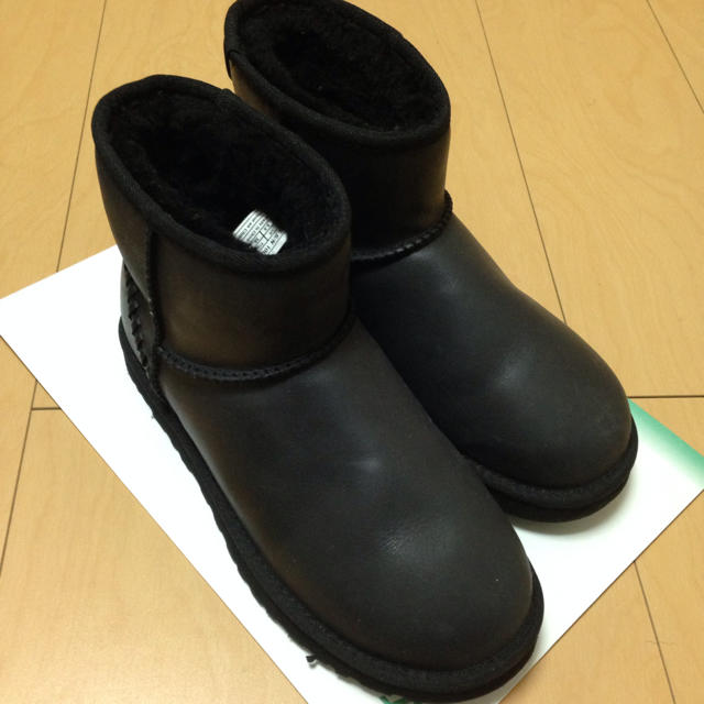 UGGmini(BLK)レザー