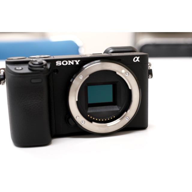 SONY(ソニー)の【美品】SONY α6400 ILCE-6400 ボディ ＆ セット スマホ/家電/カメラのカメラ(ミラーレス一眼)の商品写真