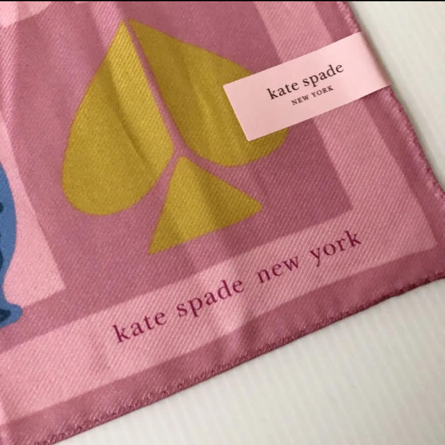 kate spade new york(ケイトスペードニューヨーク)の新品⭐️ ケイトスペード  大判 ハンカチ シルク混 ギフトにも♡ レディースのファッション小物(ハンカチ)の商品写真