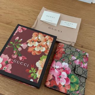 グッチ(Gucci)の♡グッチ♡パスポートケース♡新品未使用♡正規品(パスケース/IDカードホルダー)