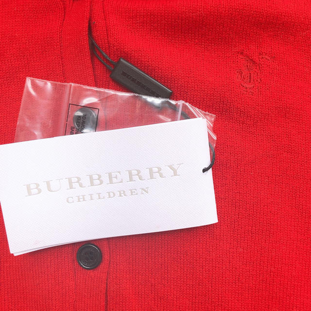 BURBERRY(バーバリー)の新品　バーバリー　ポンチョ　ベビー　キッズ キッズ/ベビー/マタニティのキッズ服女の子用(90cm~)(ジャケット/上着)の商品写真