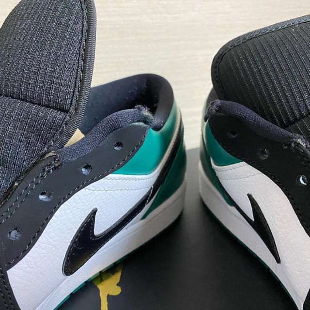 NIKE(ナイキ)のNIKE AIR JORDAN1 LOW MYSTIC GREEN 29cm メンズの靴/シューズ(スニーカー)の商品写真