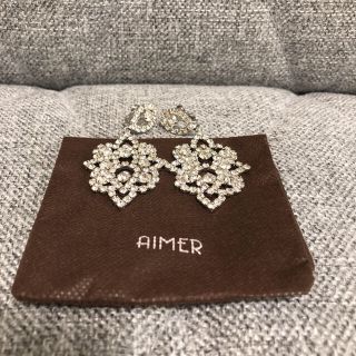 エメ(AIMER)のAIMER ビジュー付きイヤリング(イヤリング)