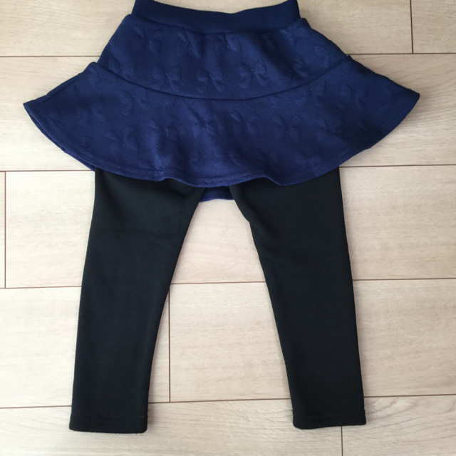 裏起毛 リボン付スカッツ 100cm  キッズ/ベビー/マタニティのキッズ服女の子用(90cm~)(パンツ/スパッツ)の商品写真